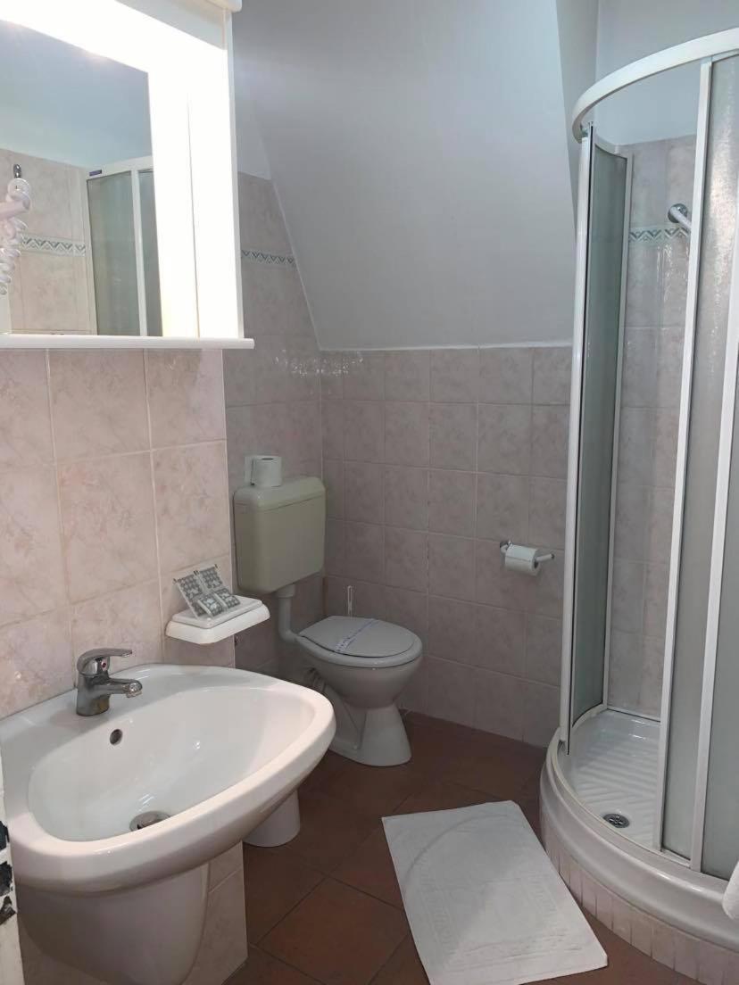 Hotel Zodiaco Szekszárd Chambre photo
